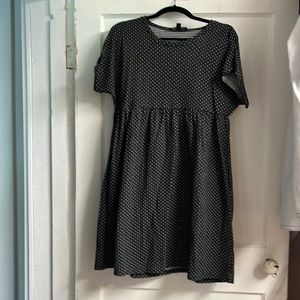 Polka dot dress with pockets